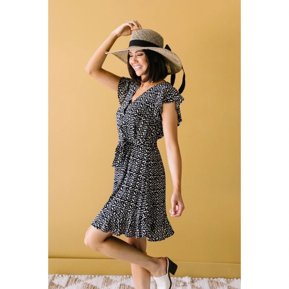 🎉HP🎉 Abstract Pattern Black Midi Dress - Picture 5 of 6